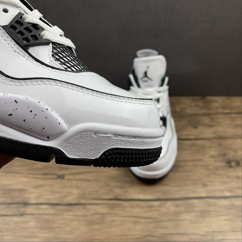 AJ4