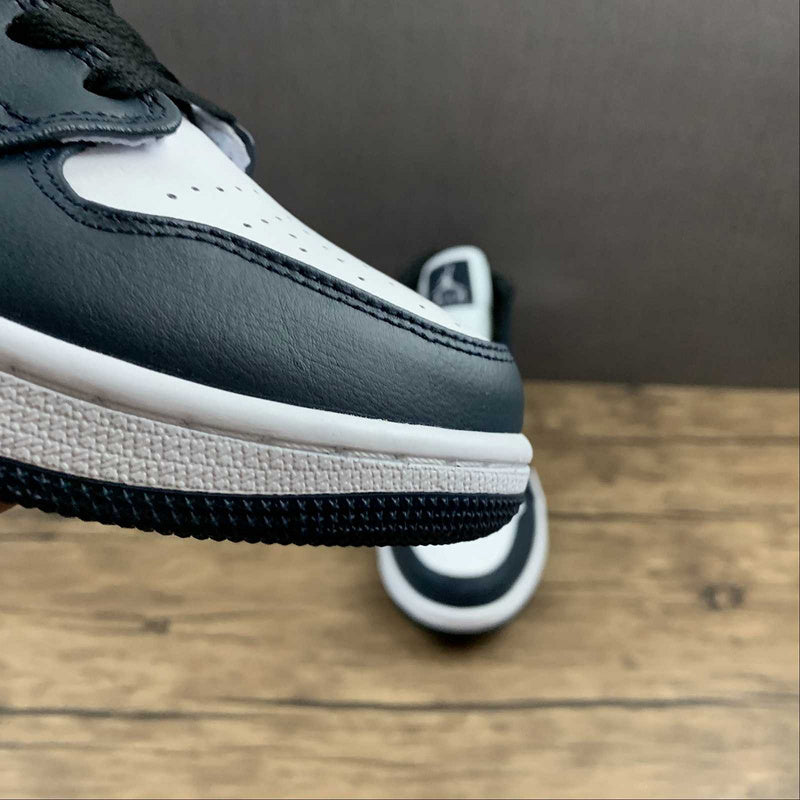 AJ1 Mid