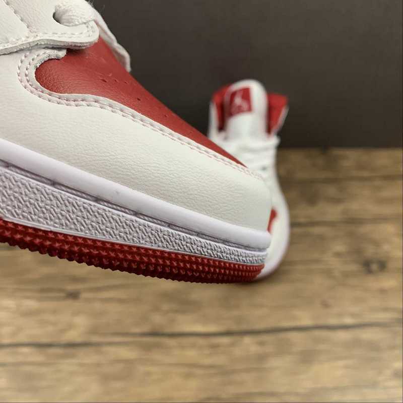 AJ1 Mid