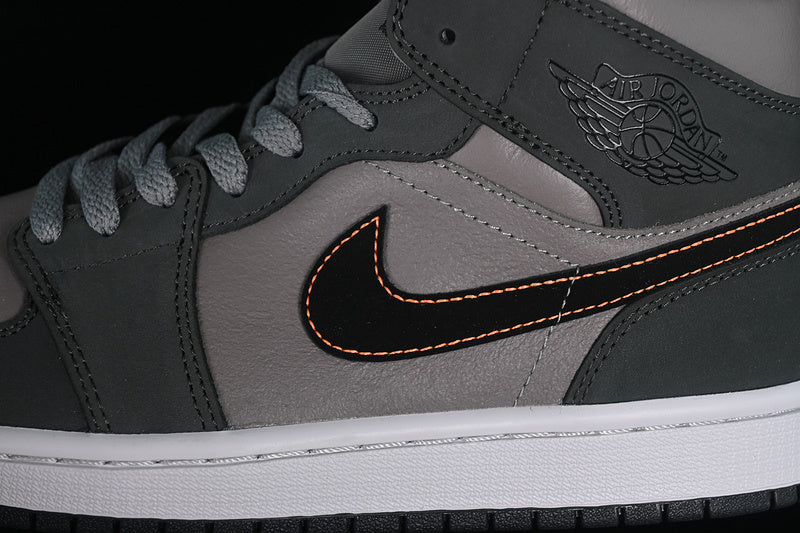 AJ1 Mid