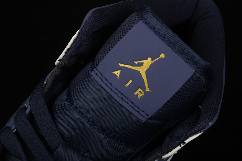 AJ1 Mid