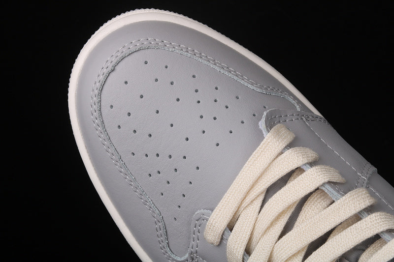 AJ1 Mid