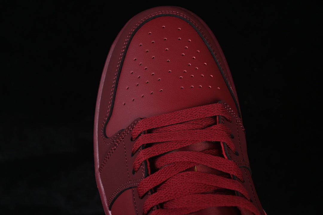 AJ1 Low