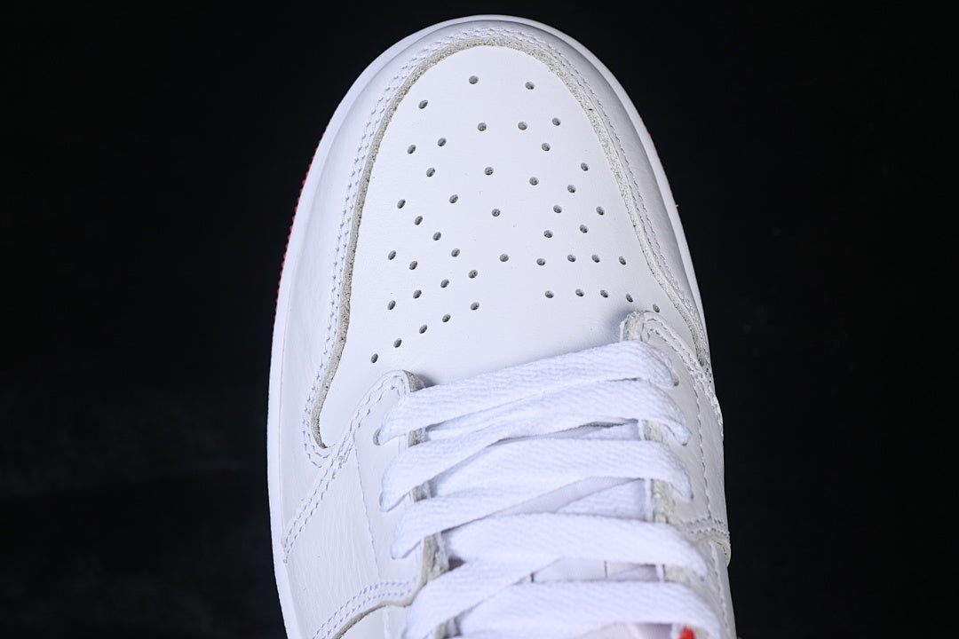 AJ1 Low
