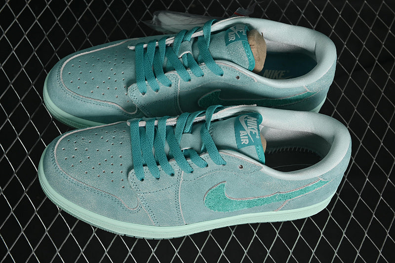 AJ1 Low