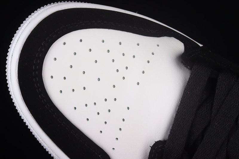 AJ1 Mid