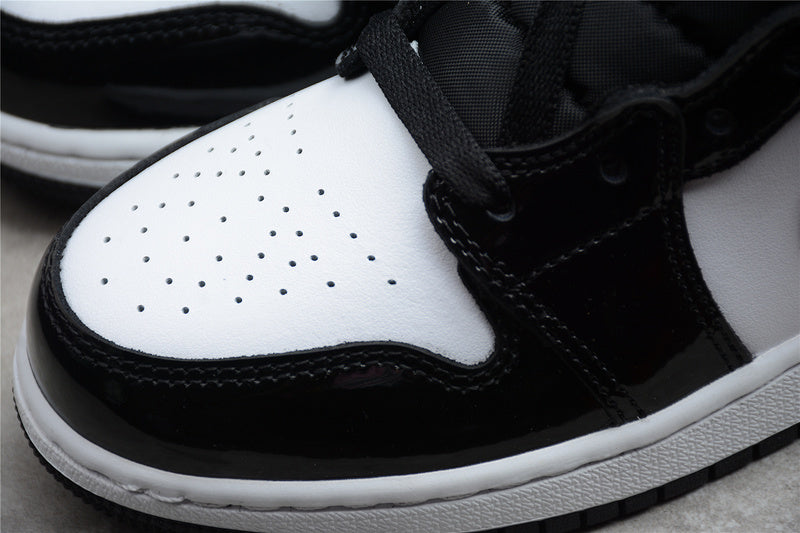 AJ1 Mid