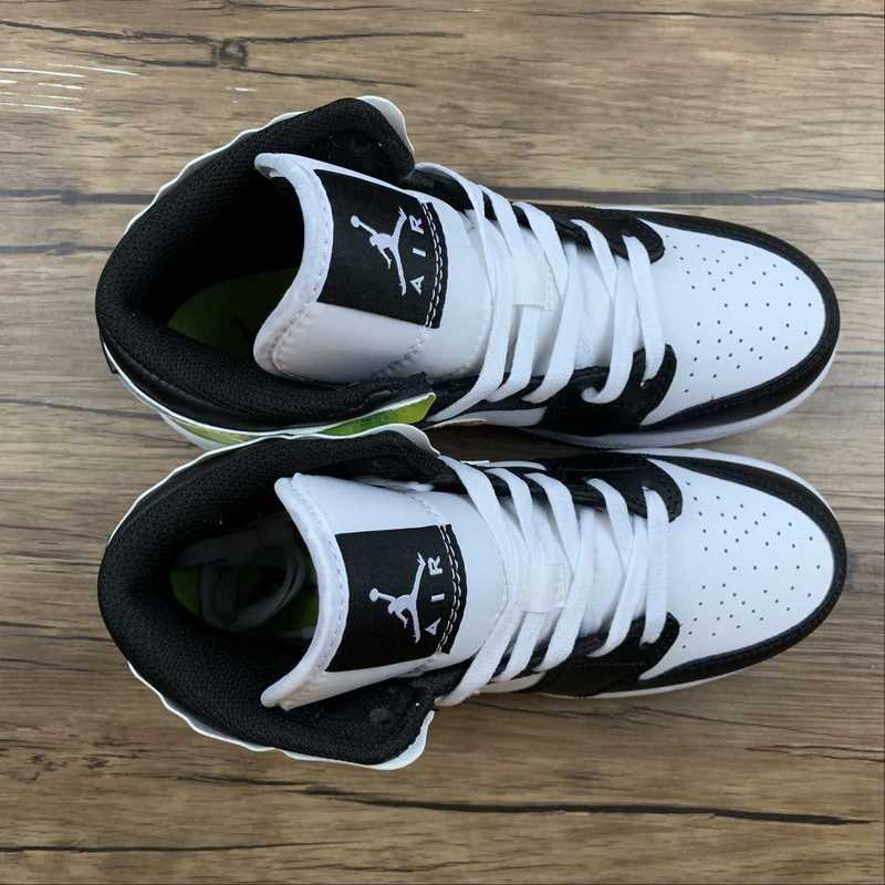 AJ1 Mid