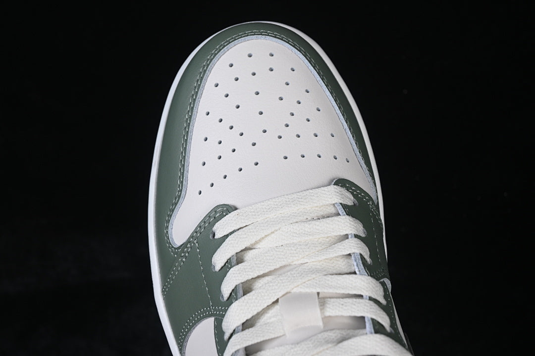AJ1 Low