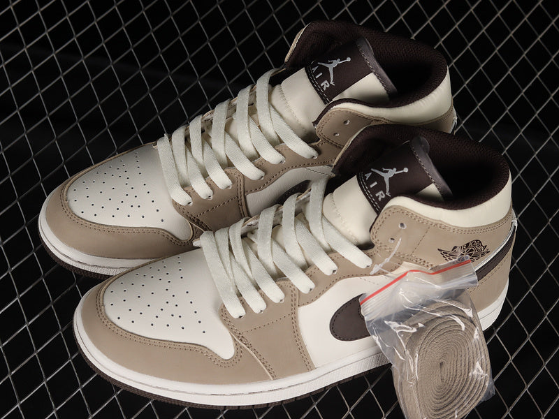 AJ1 Mid