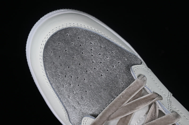 AJ1 Mid