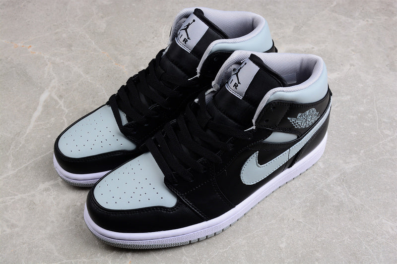 AJ1 Mid
