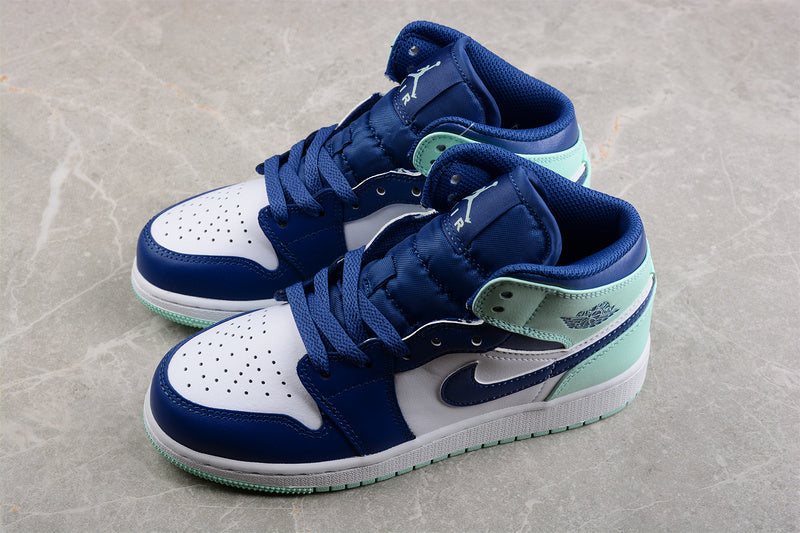 AJ1 Mid