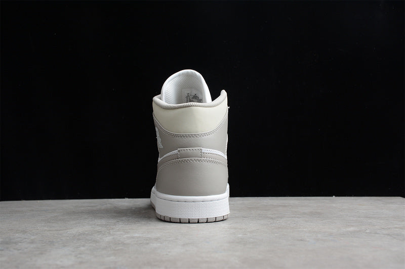 AJ1 Mid
