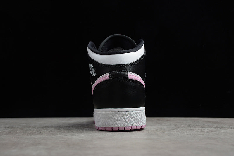 AJ1 Mid