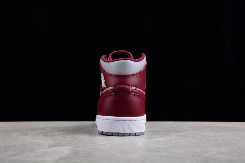 AJ1 Mid
