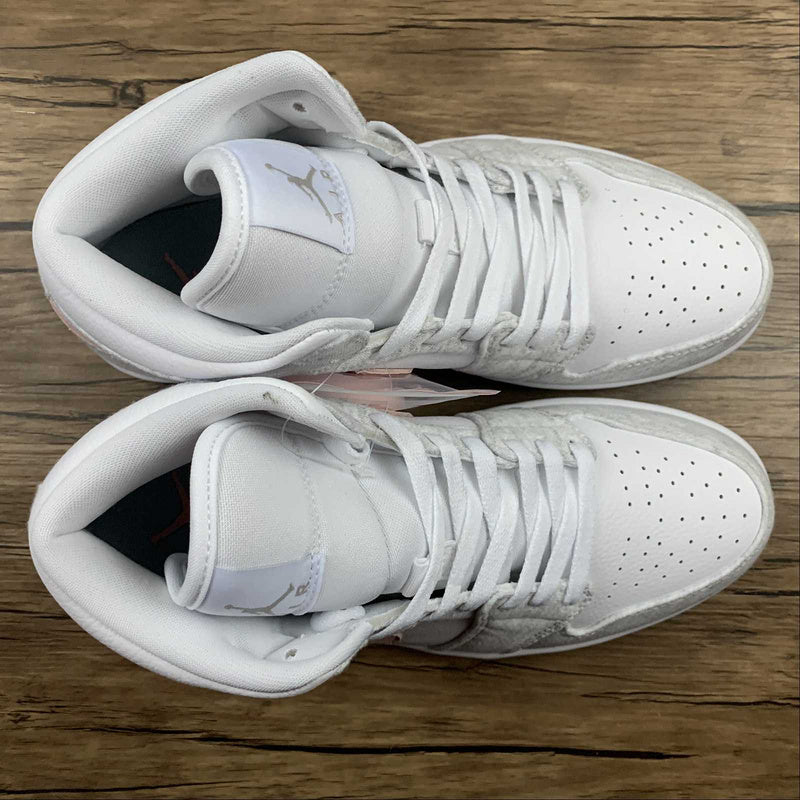 AJ1 Mid