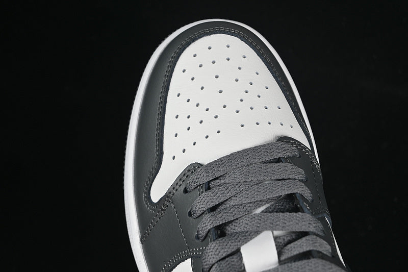 AJ1 Low
