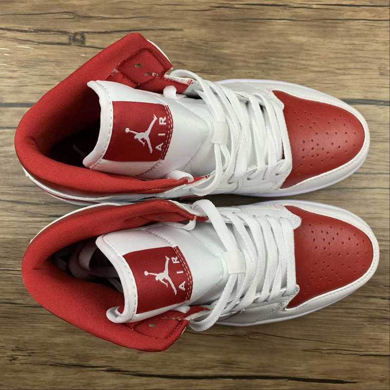 AJ1 Mid