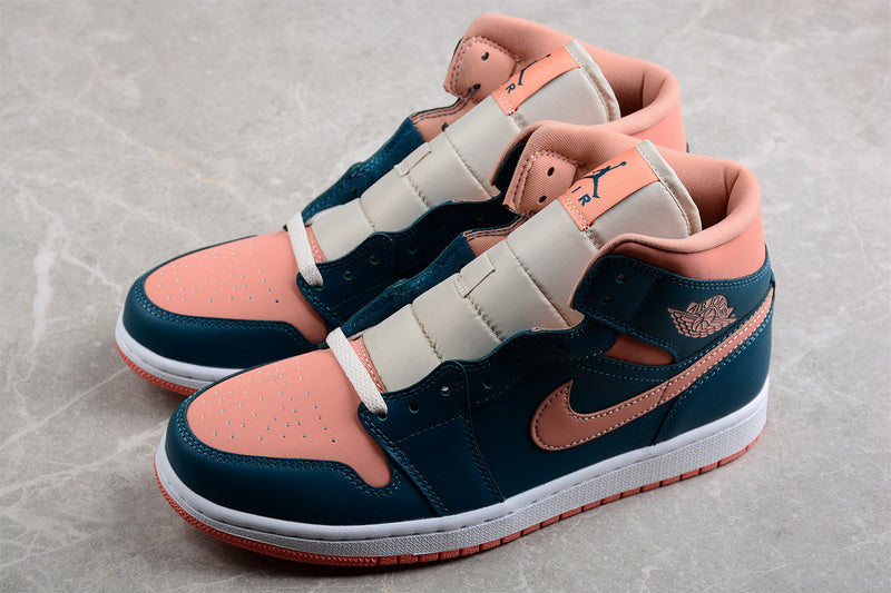 AJ1 Mid