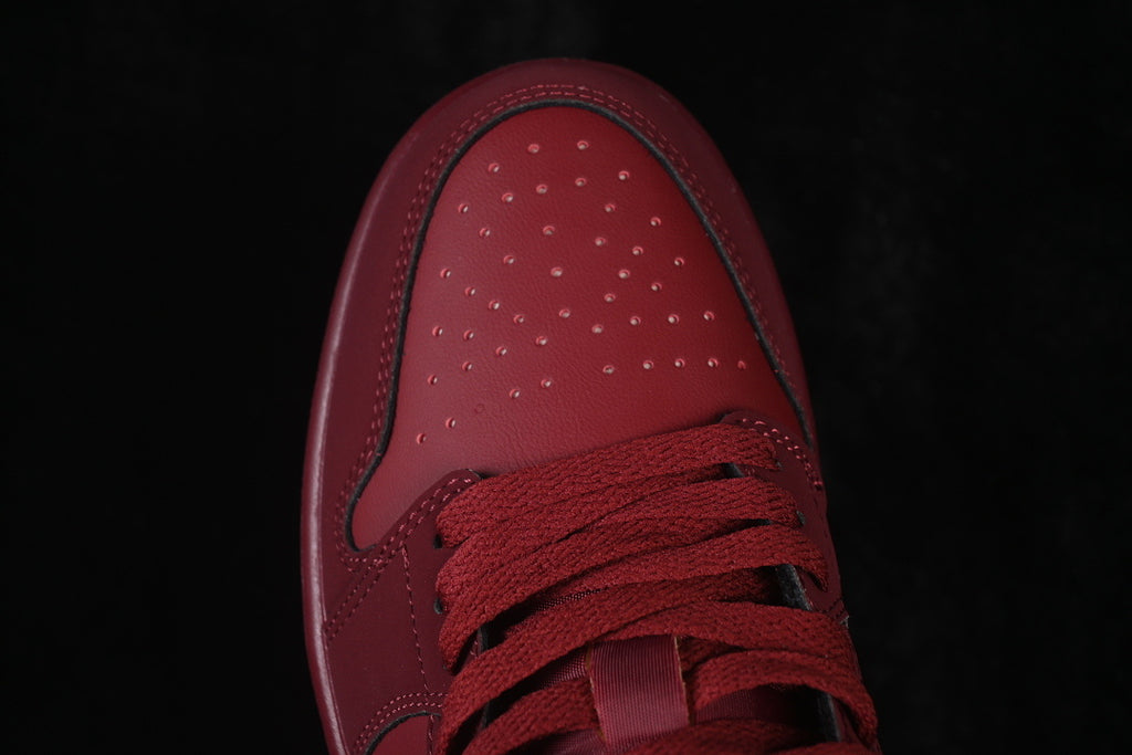AJ1 Low
