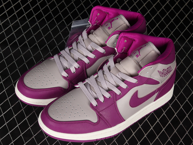 AJ1 Mid