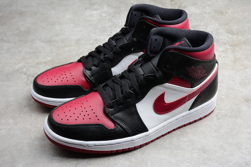 AJ1 Mid