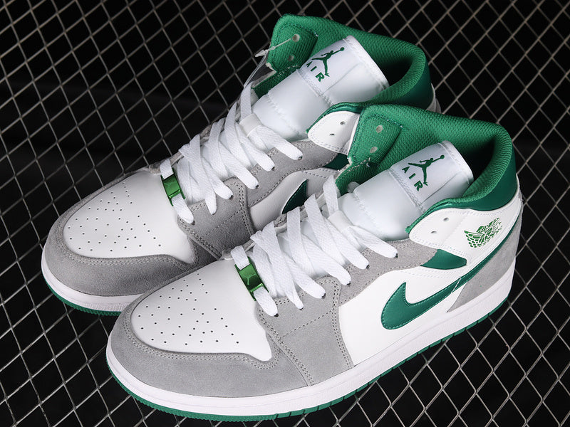AJ1 Mid