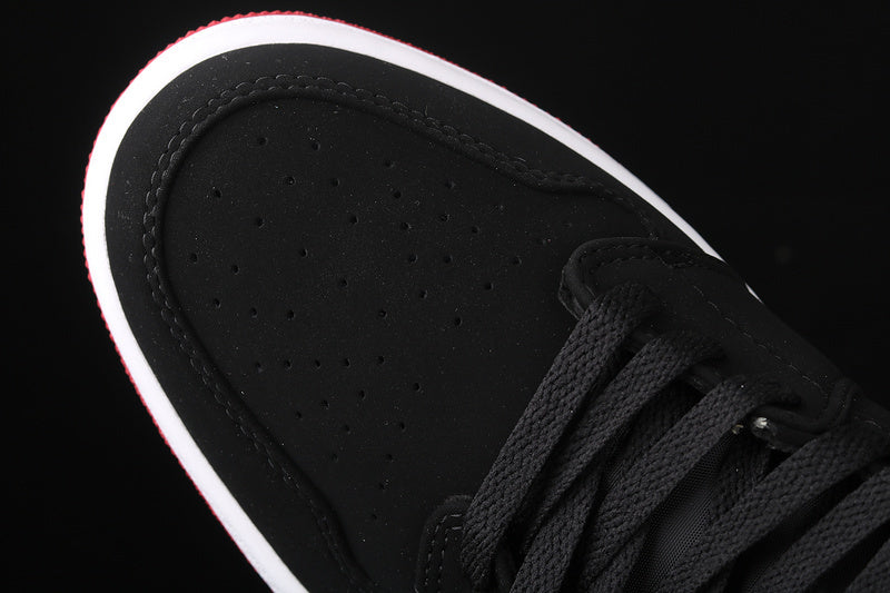 AJ1 Mid