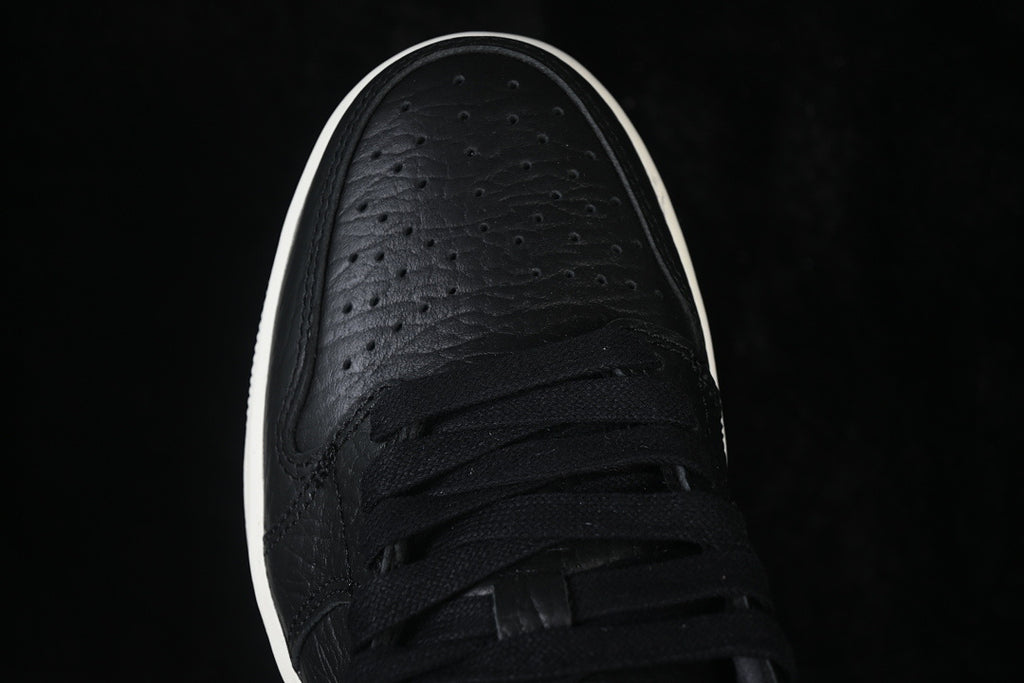 AJ1 Low