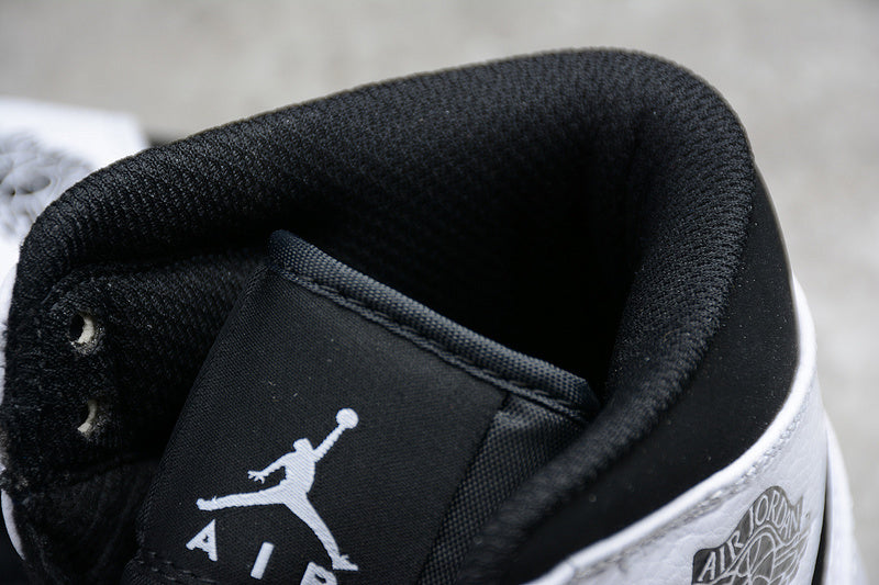 AJ1 Mid