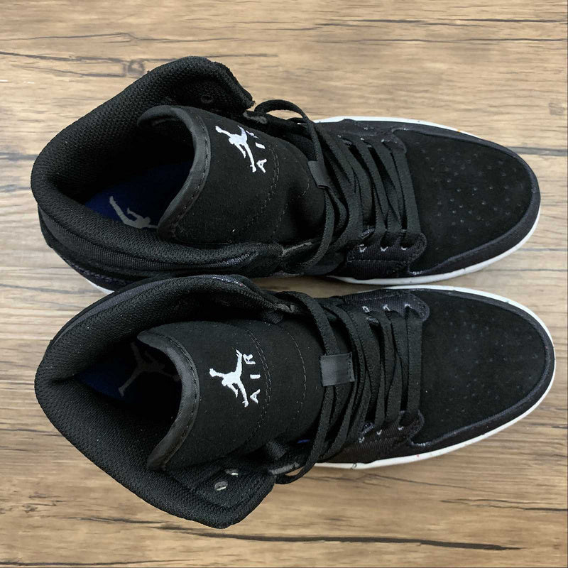 AJ1 Mid