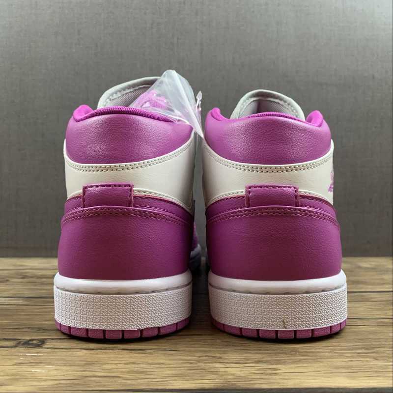 AJ1 Mid