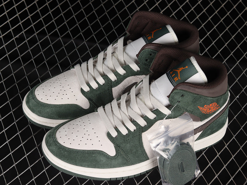 AJ1 Mid