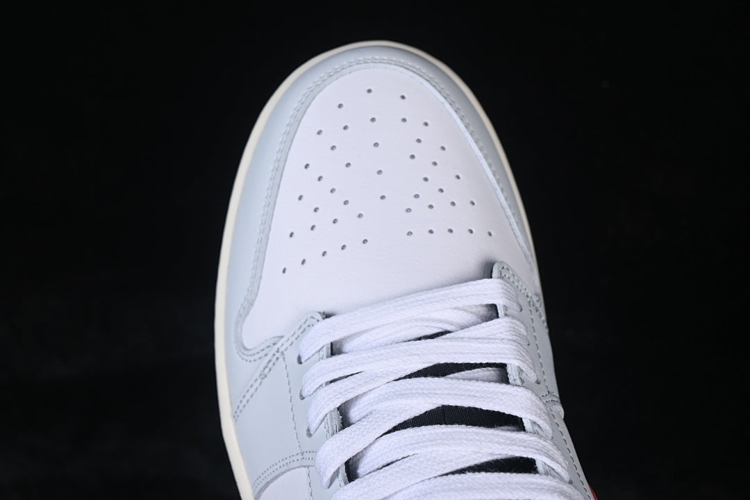 AJ1 Low