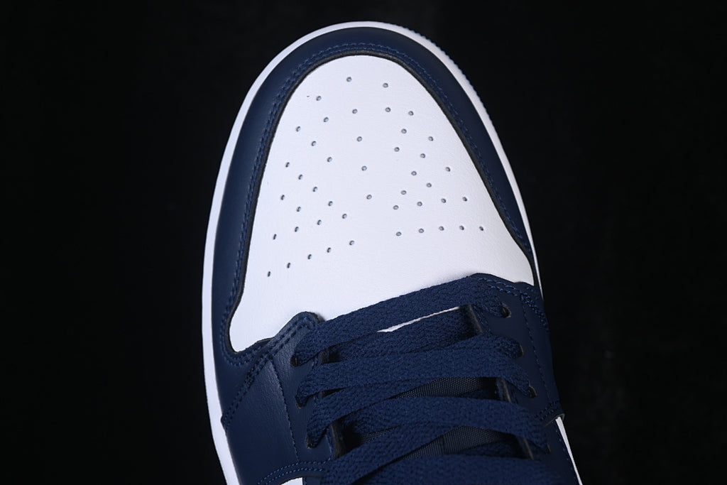 AJ1 Low