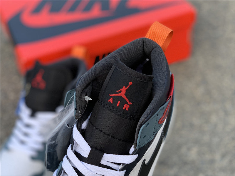 AJ1 Mid