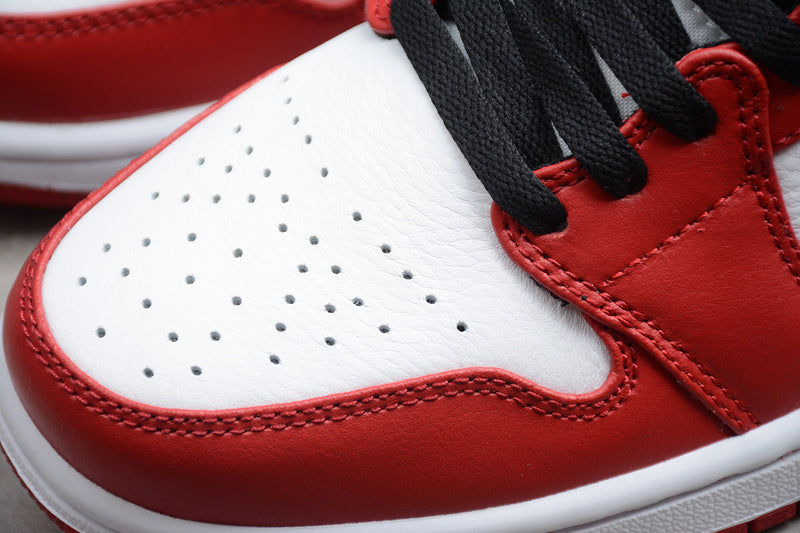 AJ1 Mid