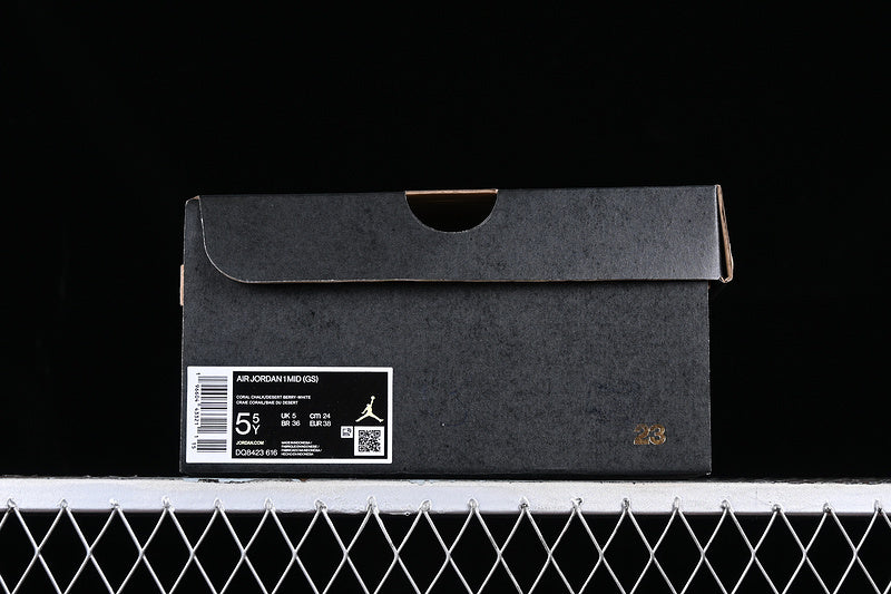 AJ1 Mid