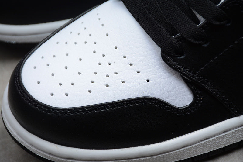 AJ1 Mid