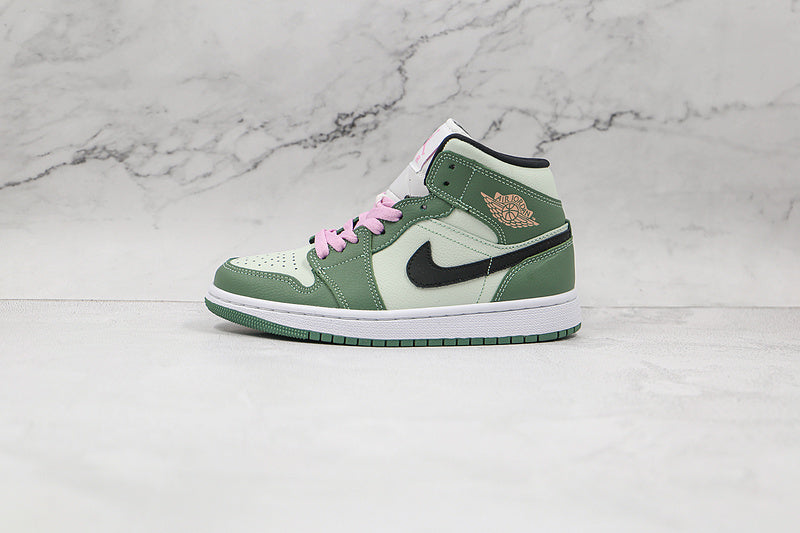 AJ1 Mid