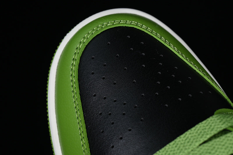 AJ1 Mid