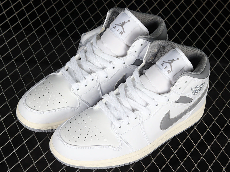 AJ1 Mid