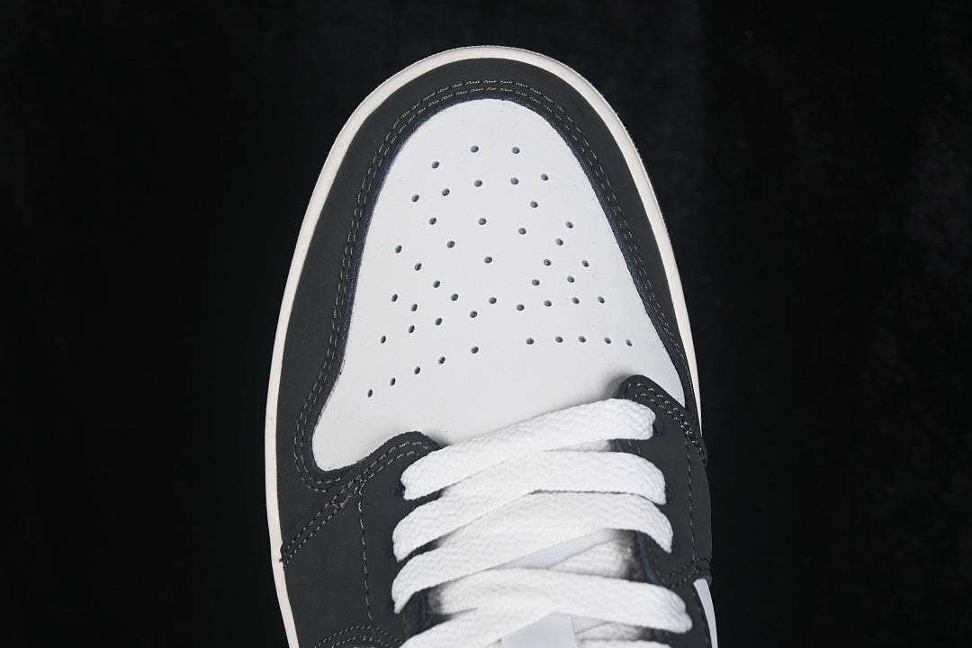 AJ1 Low