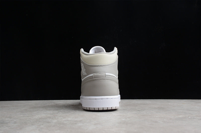 AJ1 Mid