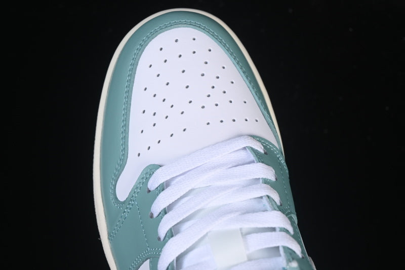 AJ1 Low