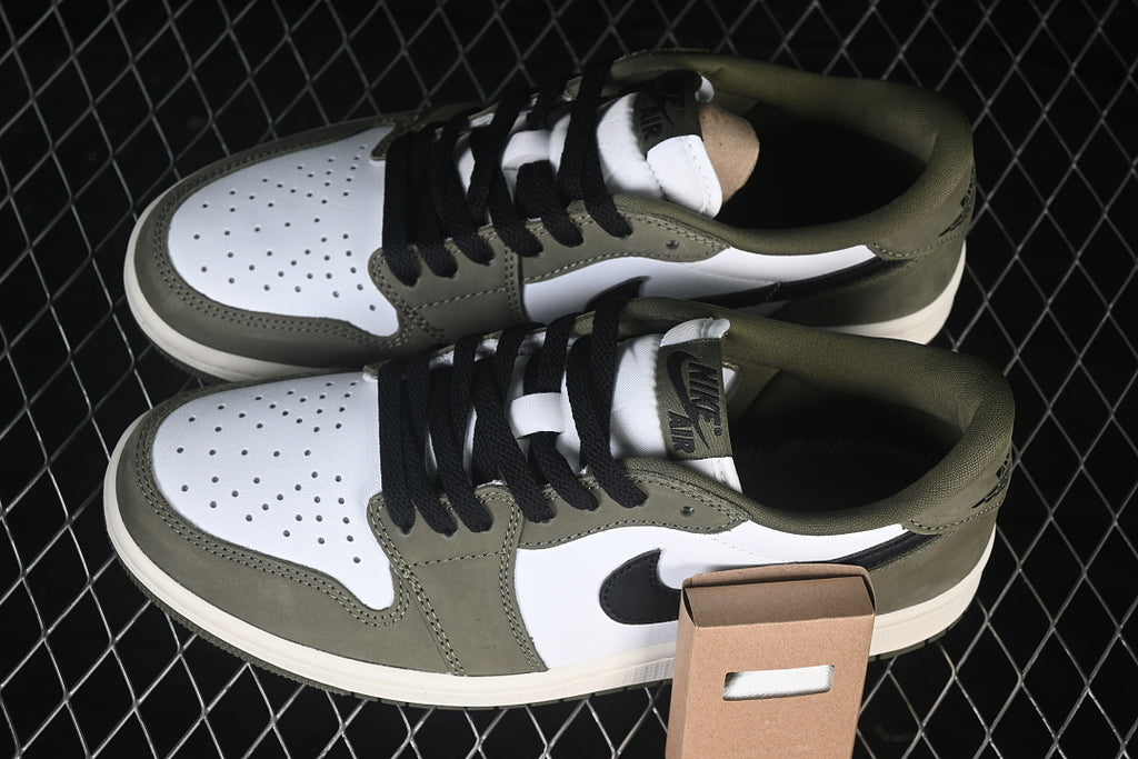 AJ1 Low