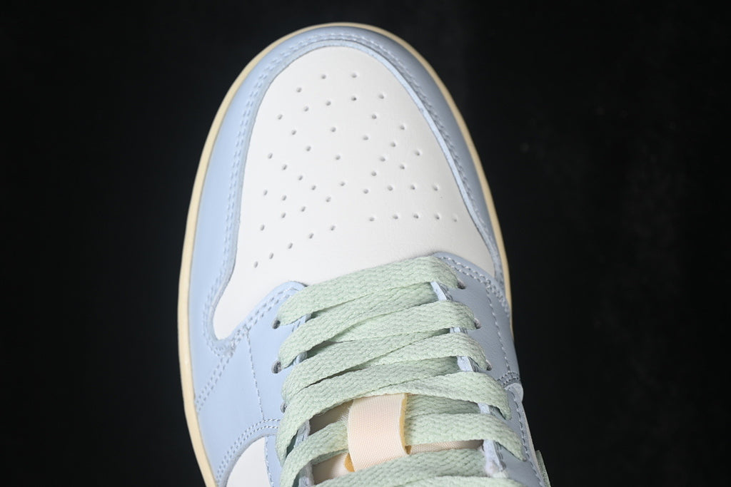AJ1 Low