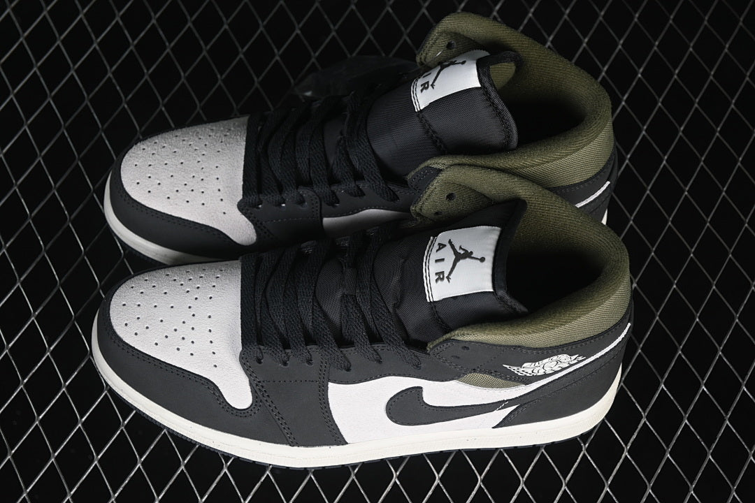 AJ1 Mid