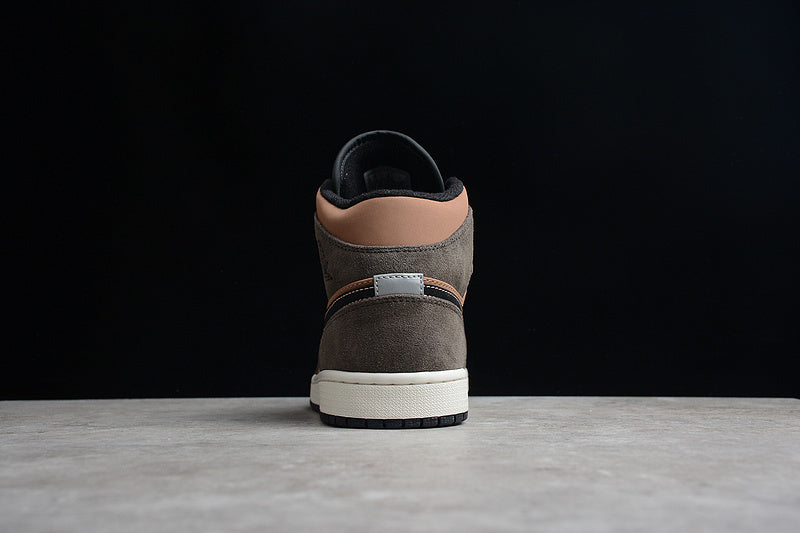 AJ1 Mid
